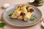 МЛИНЦІ З КУРКОЮ, ГРИБАМИ ТА СИРОМ
