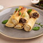 МЛИНЦІ З КУРКОЮ, ГРИБАМИ ТА СИРОМ